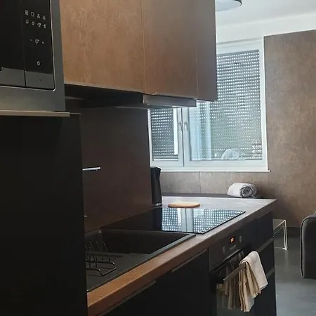 Focus Apartmanok, Bronzo Apartament